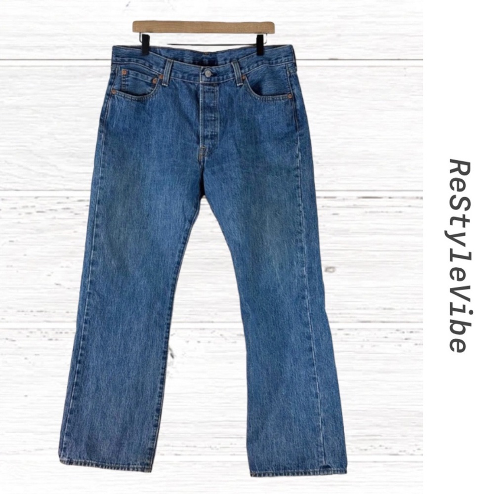 LEVI’S Men’s Size 36x30 Denim Jeans 501 Button Fly Straight Original Fit Style